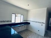 Casa nova com piscina no bairro Jardim Jamaica em Itanháem