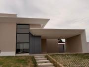 Casa Nova Condomínio Mini Chácara do Lago Sul Jardim...