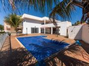 Casa Nova de Alto Padrão com Luxo e Conforto no...