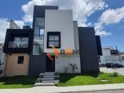 Casa Nova de Alto Padrão em condomínio com 3 quartos, 2...