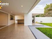 Casa nova e funcional, 4 suítes, 410m². Inf.: 61 9.9871 2010