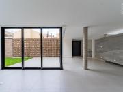 Casa nova em Condomínio, 03 Suítes, 04 Vagas, Quintal,...