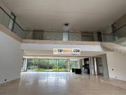 Casa NOVA Impecável com 5 Suítes à Venda no Condomínio...