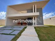 Casa nova muito bem construida