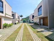 CASA NOVÍSSIMA COM 4 SUÍTES EM CONDOMÍNIO A APENAS...