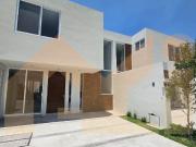 CASA NUEVA AL SUR EN RESIDENCIAL KERARTA