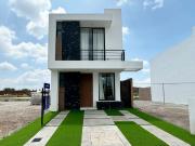 Casa Nueva con 3 Rec?maras y 3 ba?os completos,...