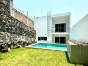 Casa nueva con alberca en Fracc Brisas Temixco