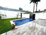 Casa nueva con alberca en Lomas de Cuernavaca