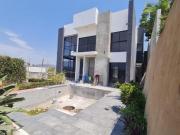 Casa nueva con alberca en Lomas de Cuernavaca