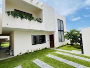 CASA NUEVA CON ALBERCA EN VENTA, FRACCIONAMIENTO BURGOS...