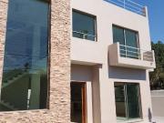 Casa nueva con alberca y recamara en planta baja en...