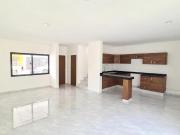 CASA NUEVA CON AMPLIO JARDIN SEGURIDA Y ALBERCA