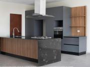 CASA NUEVA CON BUENOS ACADOS Y DISEÑO EN LA ZONA COUNTRY...