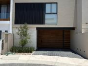 Casa nueva con diseño de autor Roofgarden y recamara en...