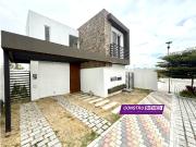 Casa Nueva con Dormitorio en Planta Baja en Portomanta –...