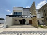 CASA NUEVA CON EXCELENTES ACABADOS DENTRO DE RESIDENCIAL...