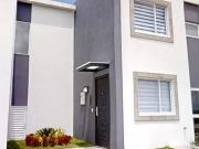 CASA NUEVA CON JARDÍN A 20 MIN DE METEPEC, FÁCIL SALIDA...