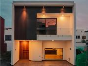 Casa NUEVA con JARDÍN en venta atrás de Plaza San Diego