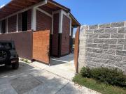 Casa nueva con jardín y vista – $12,000 renta