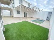 Casa Nueva con Piscina en Venta en el Sur de Manta,...