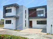Casa Nueva con Recamara en planta baja en Fracc. Las...