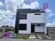 Casa nueva con Roof Garden en Fraccionamiento Explanda...