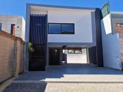 Casa nueva con roof garden en Lomas de Angelóplis 2