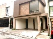 Casa Nueva con Terrazas y Vistas Panorámicas en Cumbres...