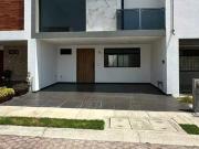 Casa Nueva de 4 Recámaras y 4.5 Baños en ANTIGUA...