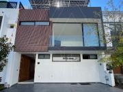 Casa Nueva de Lujo en Venta – Valle Imperial Coto Privado