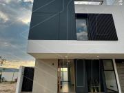 Casa Nueva Dentro de Coto en Fraccionamiento Parques...