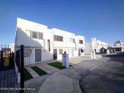 Casa nueva dentro de privada