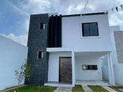 CASA NUEVA, DOS NIVELES, CALLE TULIPANES, PACHUQUILLA,...