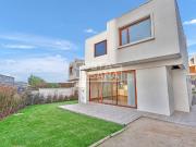 CASA NUEVA EN BOSQUES DE MONTEMAR, CONCÓN