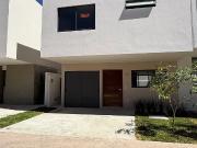 CASA NUEVA EN BOSQUES VALLARTA | DISEÑO, CALIDAD Y...