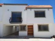 Casa NUEVA en CACALOMACAN