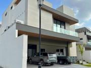 Casa nueva en club de golf la herradura