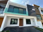 Casa nueva en coto Bizantino, Valle Imperial, Zapopan