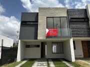 Casa Nueva en Coto Capital Norte, Valle Imperial,...