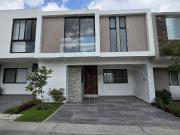 CASA NUEVA EN COTO EN PASEOS DEL PARQUE