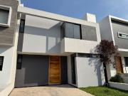 Casa nueva en Coto Los Almendros, Zapopan