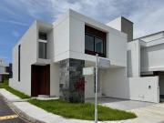 Casa Nueva en Esquina en Venta Lomas de La Rioja