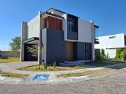 CASA NUEVA EN ESQUINA EN VENTA VALLES DEL MOLINO A LEON...