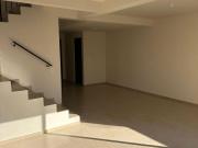 Casa nueva en exclusivo residencial con campo de golf y...