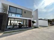 Casa nueva en Fracc. con caseta de vigilancia, Jiutepec,...