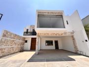 Casa Nueva en Fracc. El Cortijo, Torreón, Coah. de Zaragoza