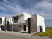 Casa nueva en Fraccionamiento Villas del Renacimiento en...