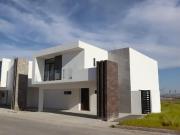 Casa nueva en Fraccionamiento Villas del Renacimiento en...