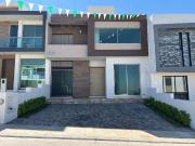 CASA NUEVA EN LOMALTA, TRES MARÍAS